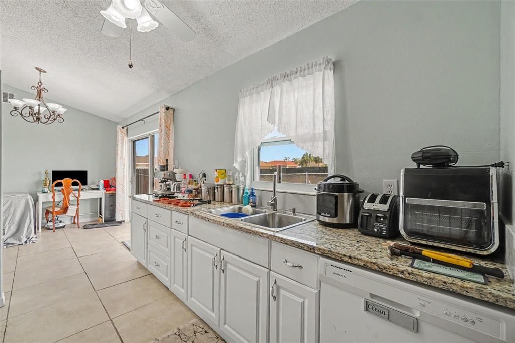 For Sale: $300,000 (3 beds, 2 baths, 1203 Square Feet)