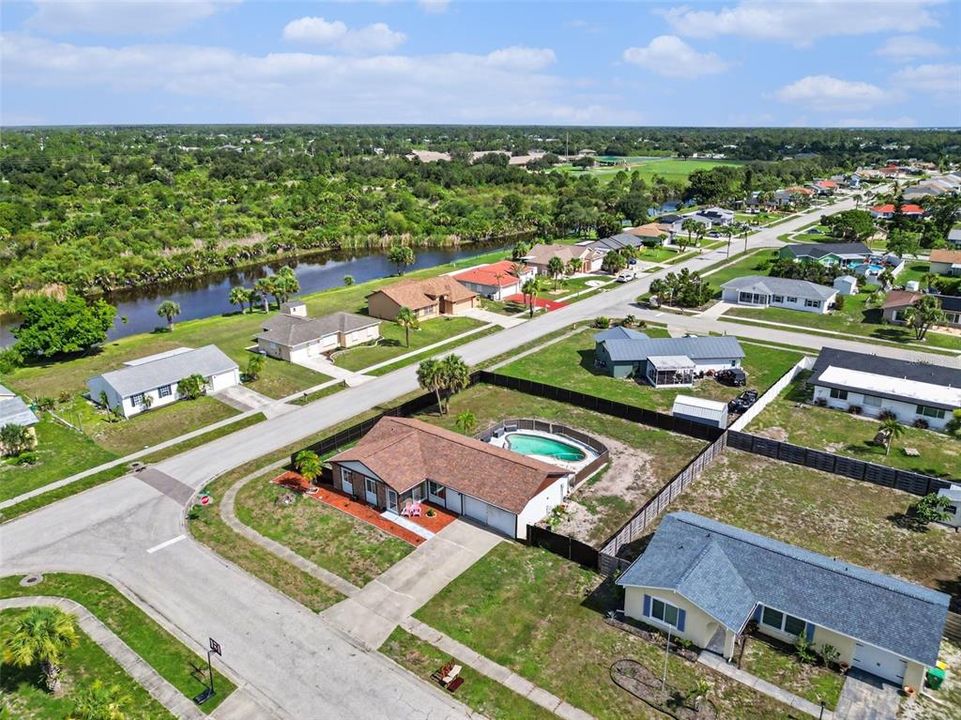 For Sale: $295,000 (3 beds, 2 baths, 1203 Square Feet)