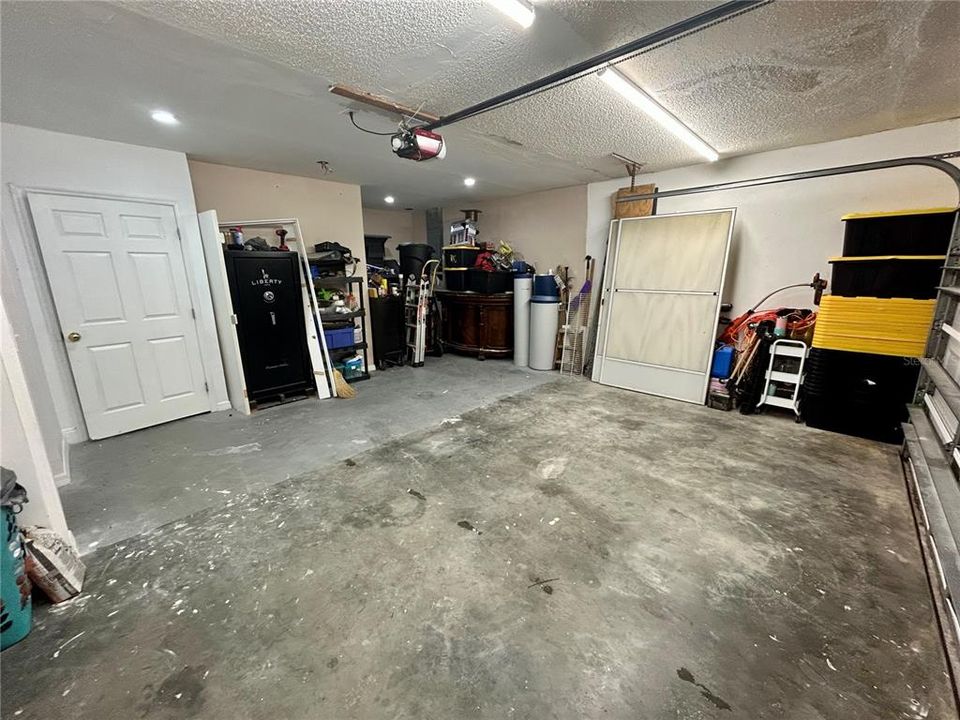 For Sale: $295,000 (3 beds, 2 baths, 1203 Square Feet)