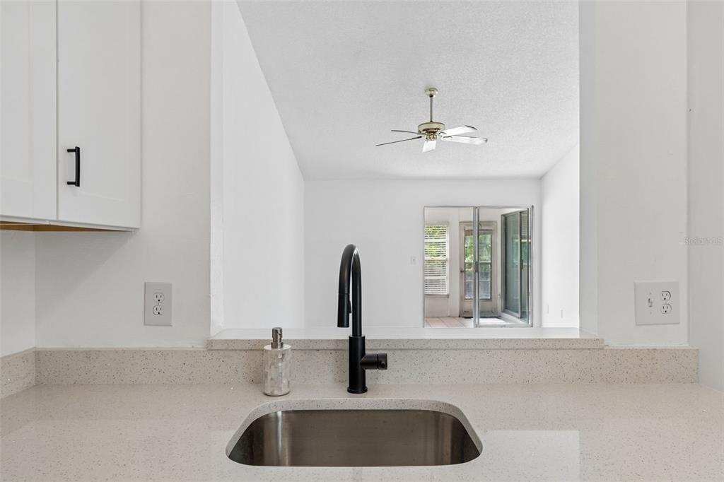 En Venta: $250,000 (2 camas, 1 baños, 855 Pies cuadrados)