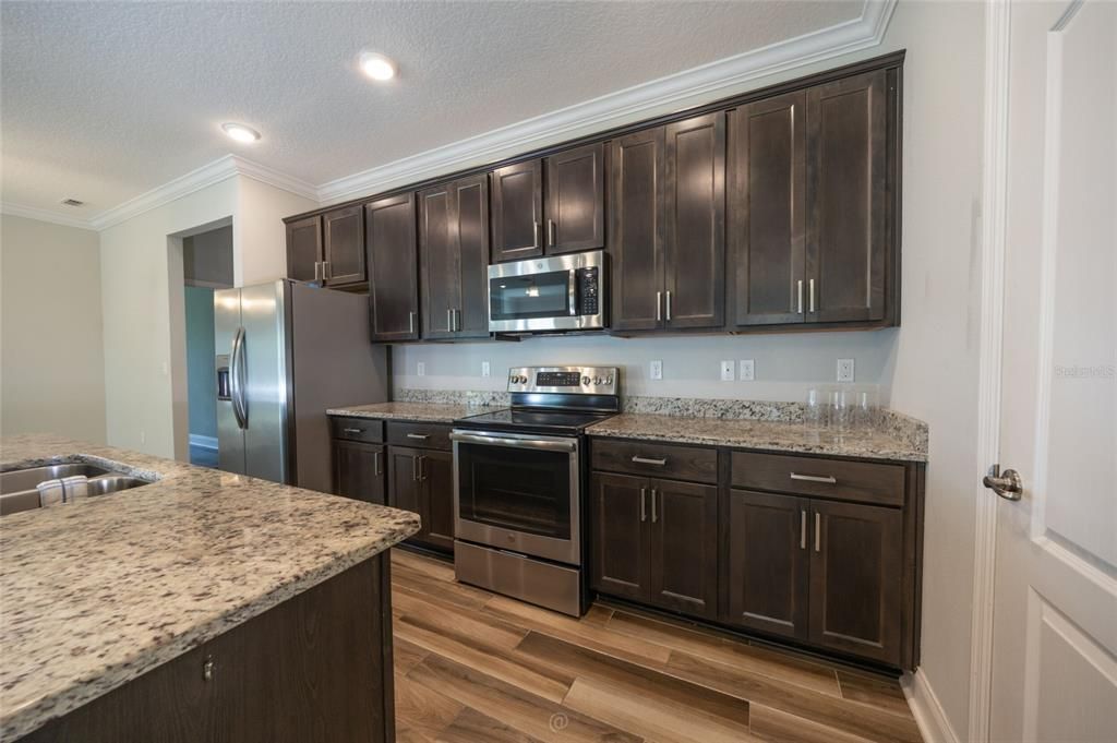 For Sale: $389,000 (3 beds, 2 baths, 2066 Square Feet)
