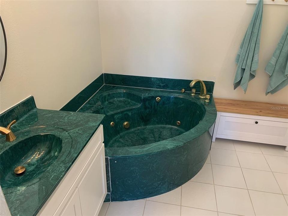 En Venta: $2,699,000 (6 camas, 5 baños, 3497 Pies cuadrados)