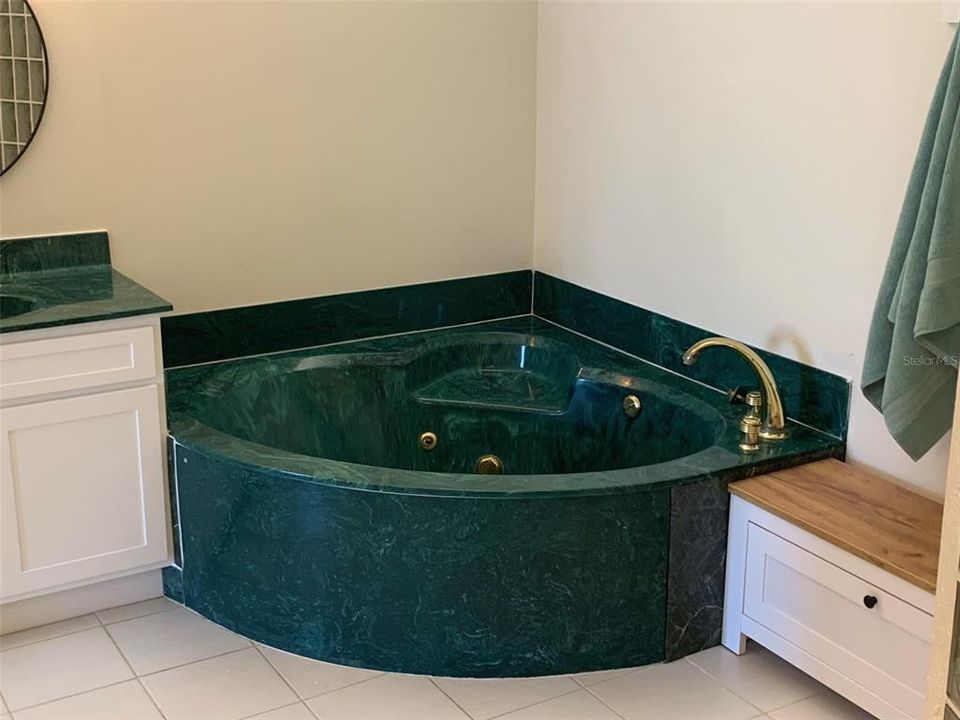 En Venta: $2,699,000 (6 camas, 5 baños, 3497 Pies cuadrados)