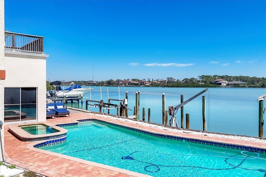 En Venta: $2,699,000 (6 camas, 5 baños, 3497 Pies cuadrados)
