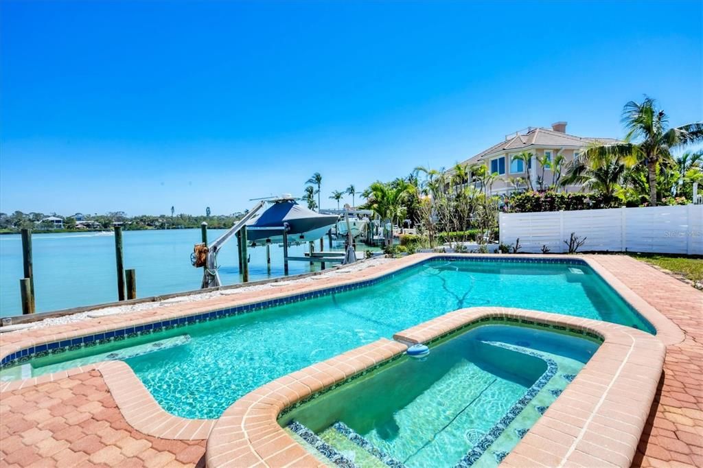 En Venta: $2,699,000 (6 camas, 5 baños, 3497 Pies cuadrados)