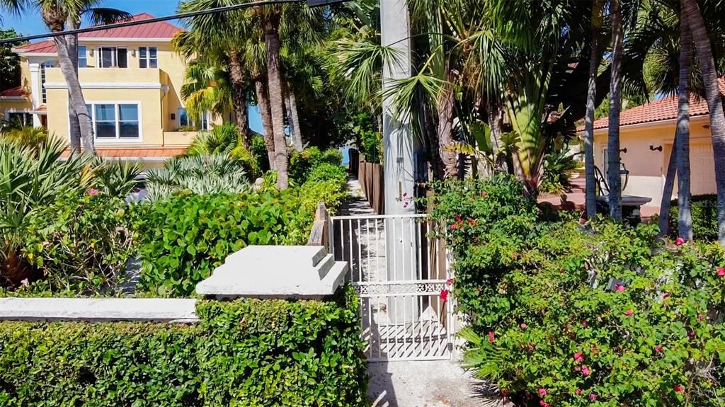 En Venta: $2,699,000 (6 camas, 5 baños, 3497 Pies cuadrados)