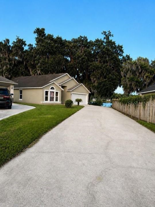 For Rent: $2,695 (3 beds, 2 baths, 1821 Square Feet)