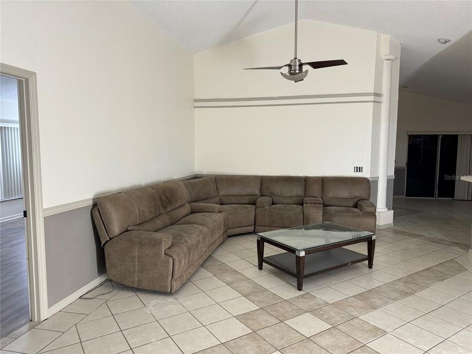 For Rent: $2,695 (3 beds, 2 baths, 1821 Square Feet)