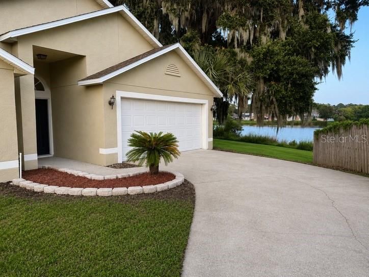 For Rent: $2,695 (3 beds, 2 baths, 1821 Square Feet)