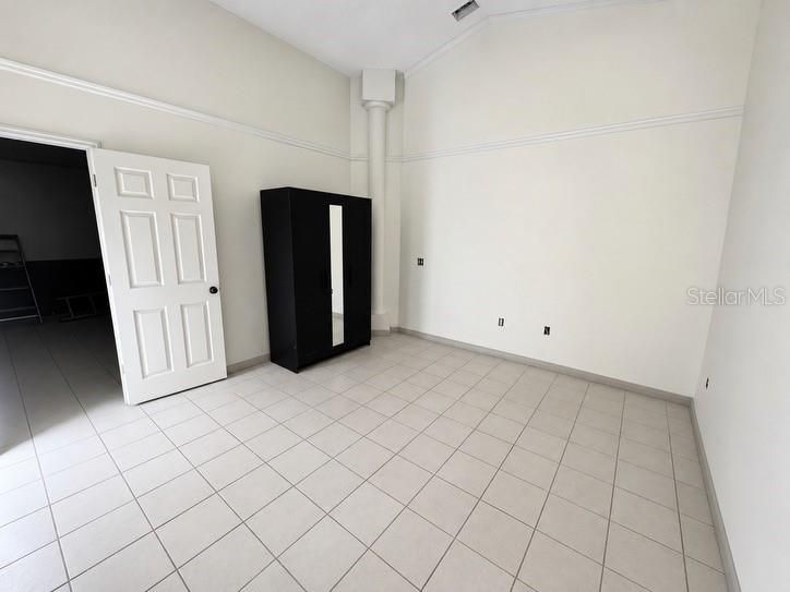 For Rent: $2,695 (3 beds, 2 baths, 1821 Square Feet)
