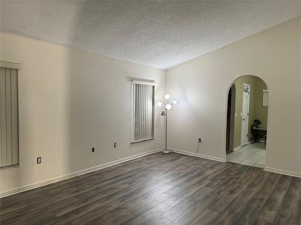 For Rent: $2,695 (3 beds, 2 baths, 1821 Square Feet)