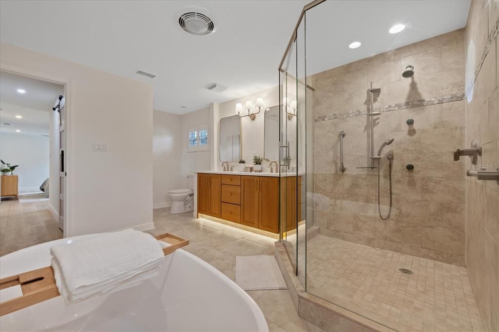 待售: $1,648,000 (5 贝兹, 2 浴室, 3082 平方英尺)