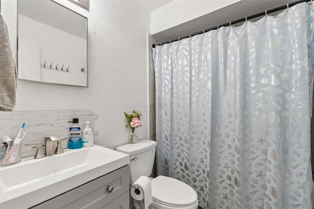 В аренду: $1,950 (2 спален, 1 ванн, 909 Квадратных фут)
