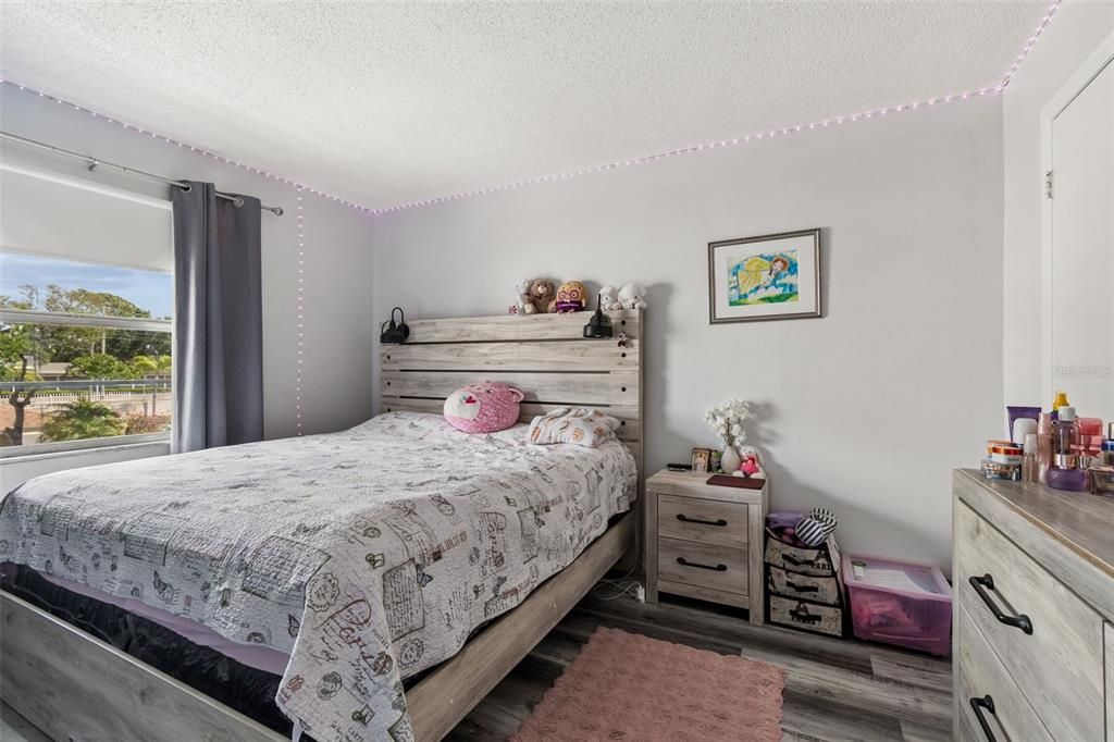В аренду: $1,950 (2 спален, 1 ванн, 909 Квадратных фут)