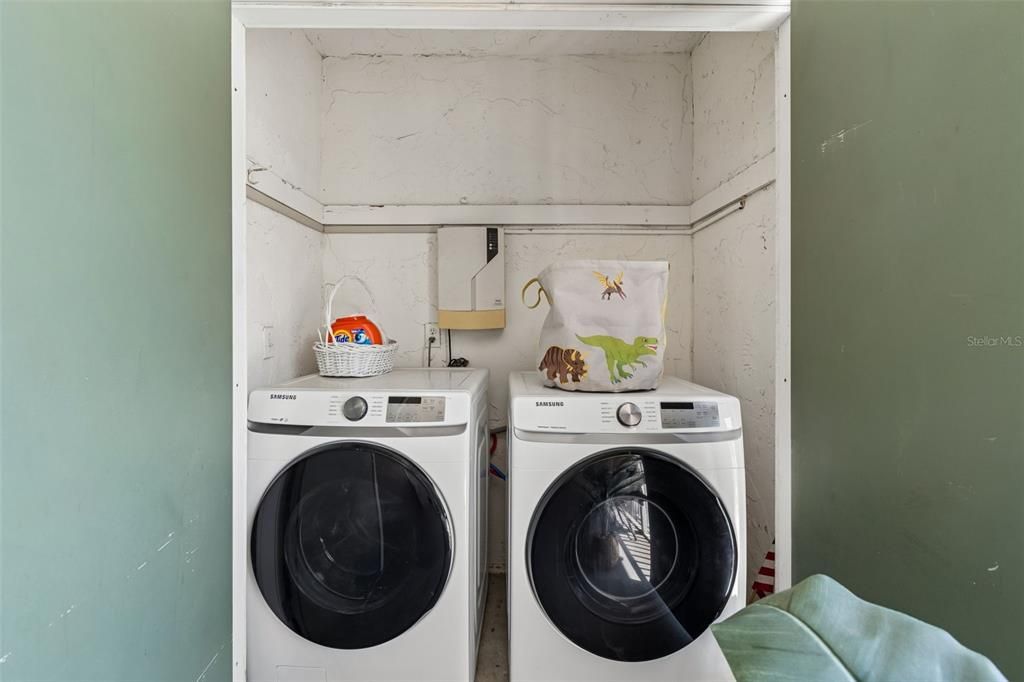 В аренду: $1,950 (2 спален, 1 ванн, 909 Квадратных фут)