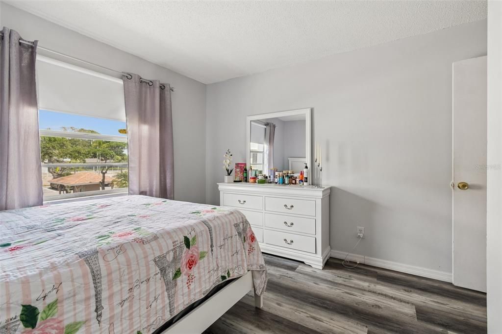 В аренду: $1,950 (2 спален, 1 ванн, 909 Квадратных фут)
