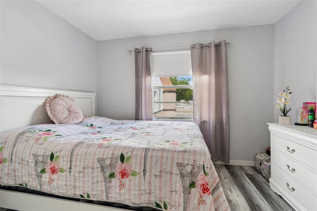 В аренду: $1,950 (2 спален, 1 ванн, 909 Квадратных фут)