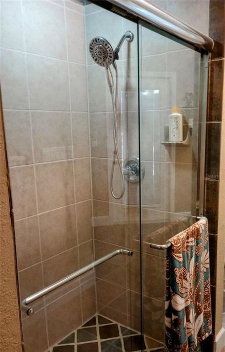 En Venta: $697,770 (4 camas, 3 baños, 2635 Pies cuadrados)