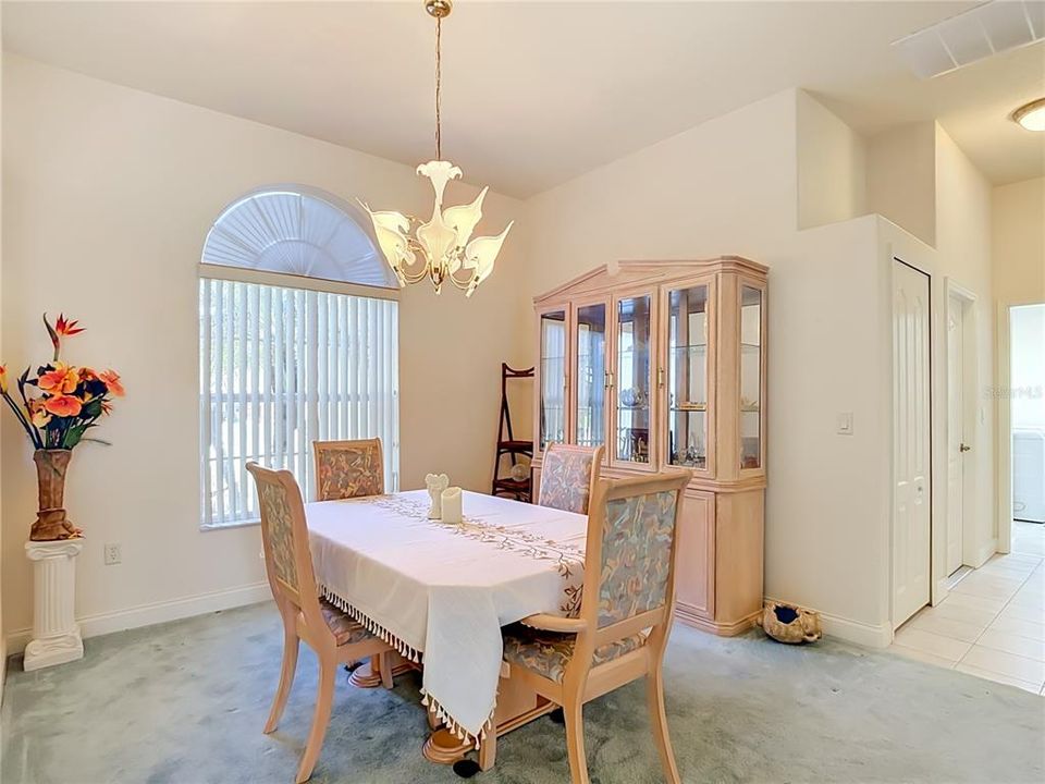 For Sale: $399,500 (3 beds, 3 baths, 2304 Square Feet)