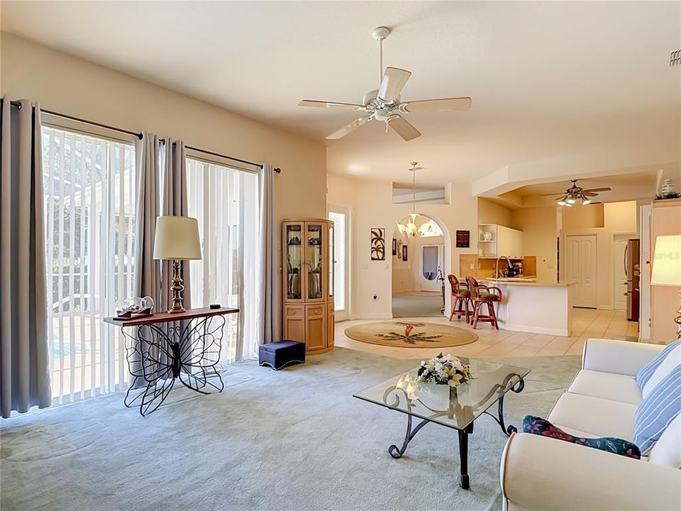 For Sale: $399,500 (3 beds, 3 baths, 2304 Square Feet)