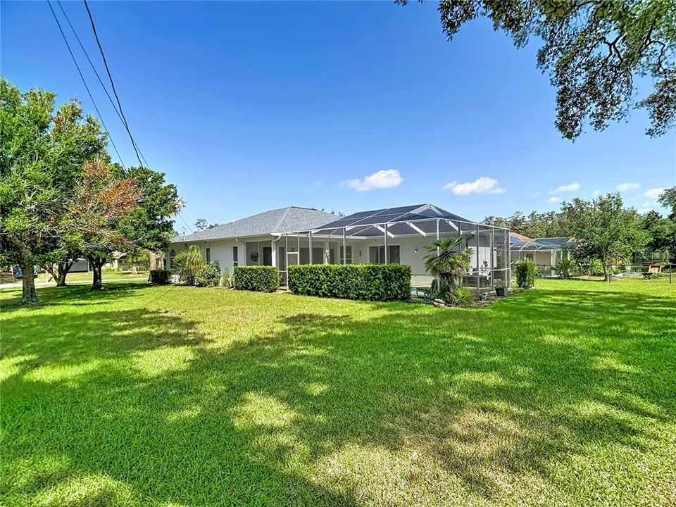 For Sale: $399,500 (3 beds, 3 baths, 2304 Square Feet)