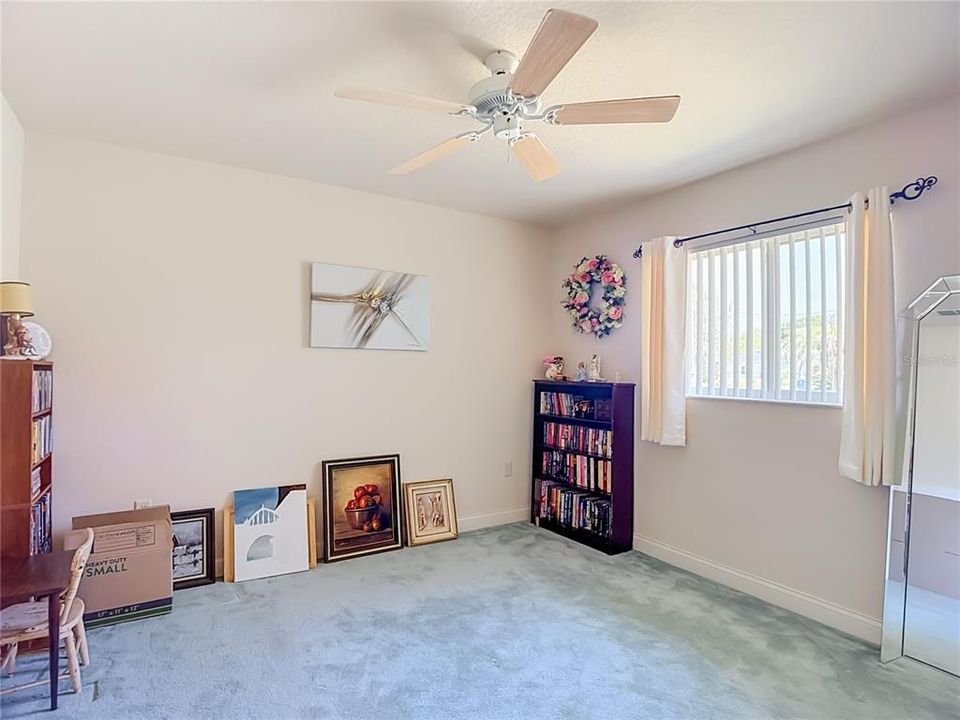 For Sale: $399,500 (3 beds, 3 baths, 2304 Square Feet)