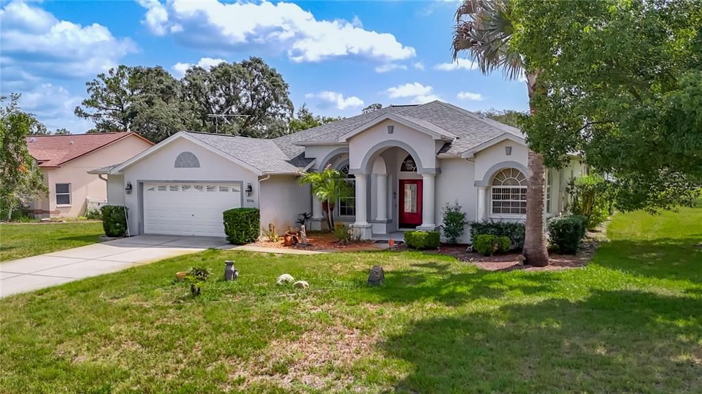 For Sale: $399,500 (3 beds, 3 baths, 2304 Square Feet)