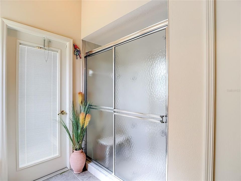 For Sale: $399,500 (3 beds, 3 baths, 2304 Square Feet)