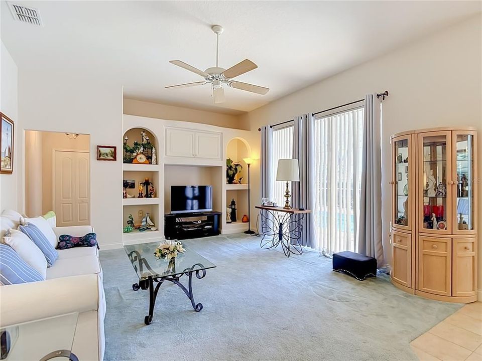 For Sale: $399,500 (3 beds, 3 baths, 2304 Square Feet)