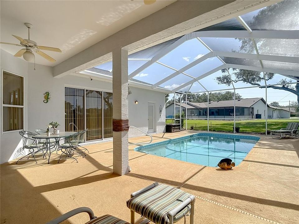 For Sale: $399,500 (3 beds, 3 baths, 2304 Square Feet)