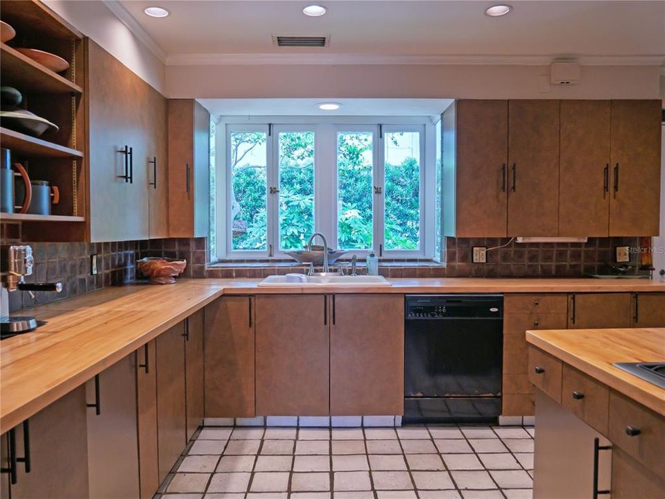 For Sale: $1,249,000 (5 beds, 4 baths, 4090 Square Feet)