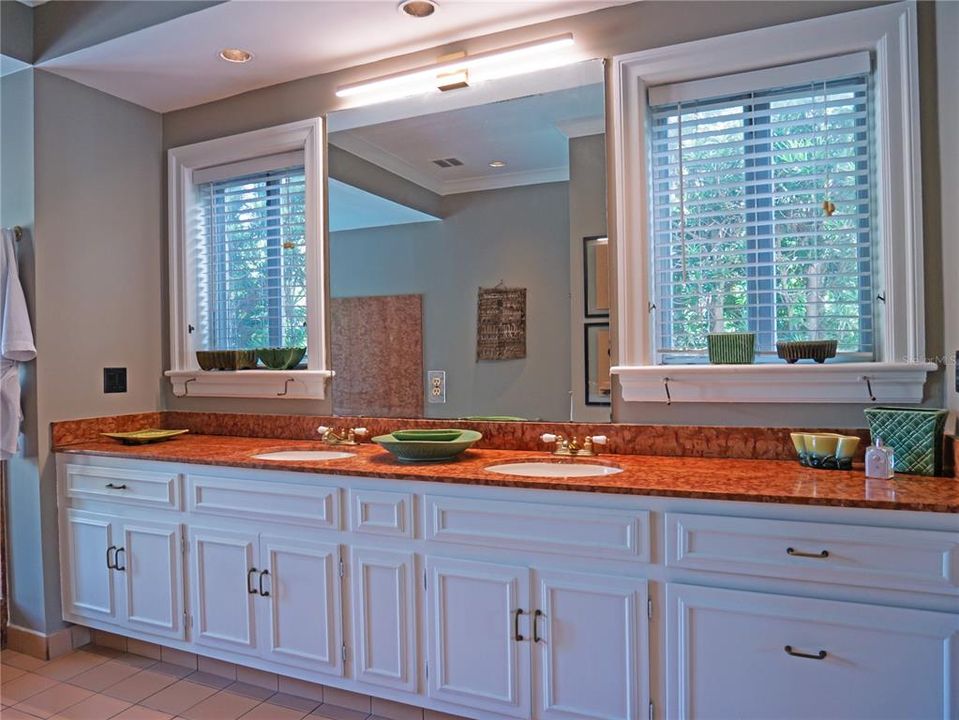 For Sale: $1,249,000 (5 beds, 4 baths, 4090 Square Feet)