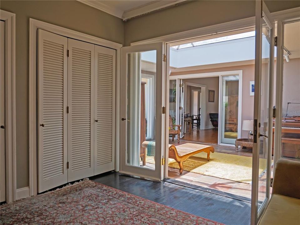 For Sale: $1,249,000 (5 beds, 4 baths, 4090 Square Feet)