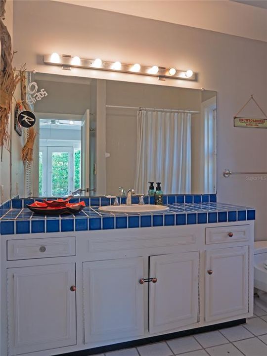 For Sale: $1,249,000 (5 beds, 4 baths, 4090 Square Feet)