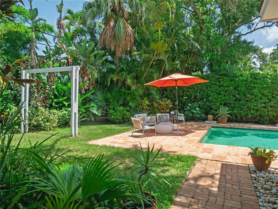 For Sale: $1,249,000 (5 beds, 4 baths, 4090 Square Feet)