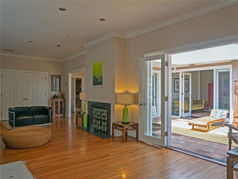 For Sale: $1,249,000 (5 beds, 4 baths, 4090 Square Feet)