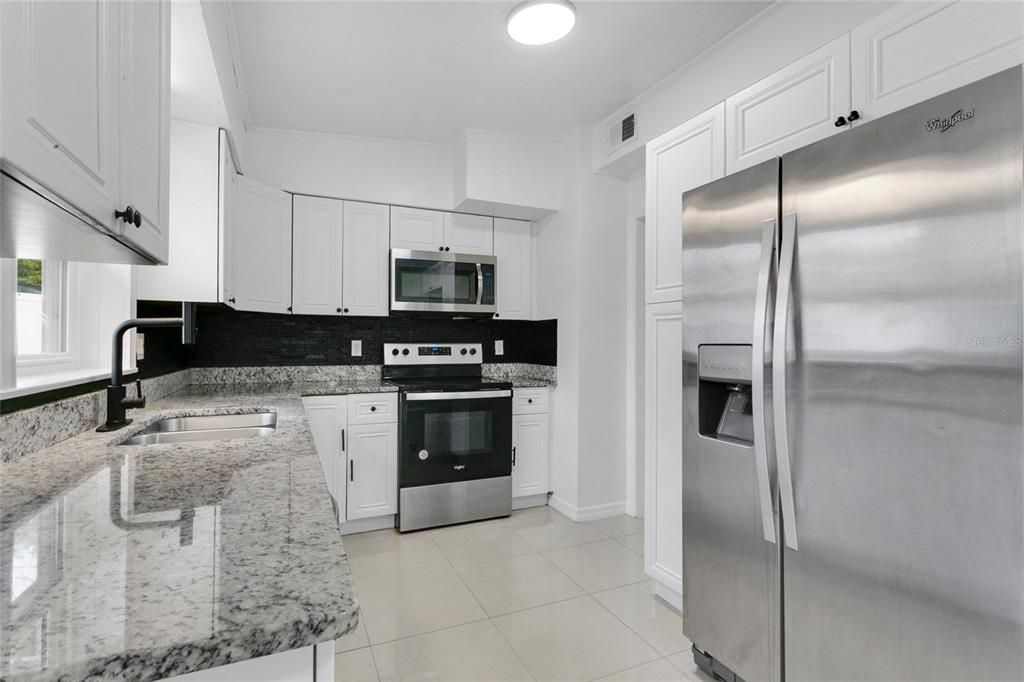 For Sale: $310,000 (3 beds, 2 baths, 1606 Square Feet)