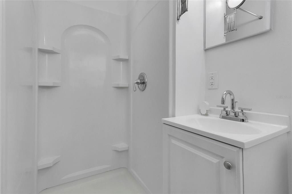 For Sale: $310,000 (3 beds, 2 baths, 1606 Square Feet)