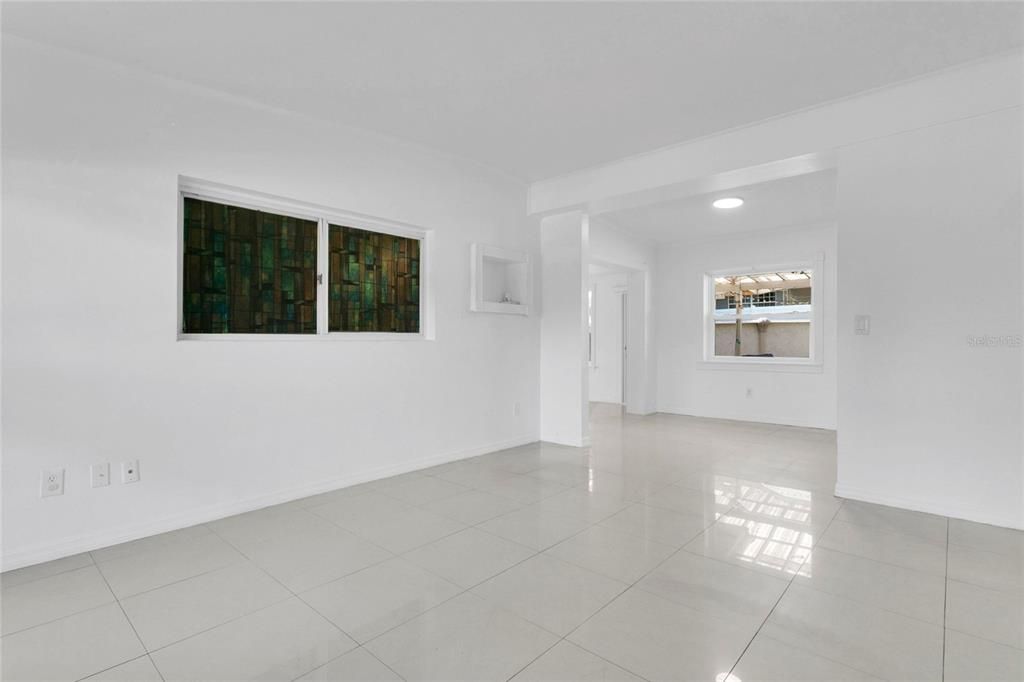 For Sale: $310,000 (3 beds, 2 baths, 1606 Square Feet)
