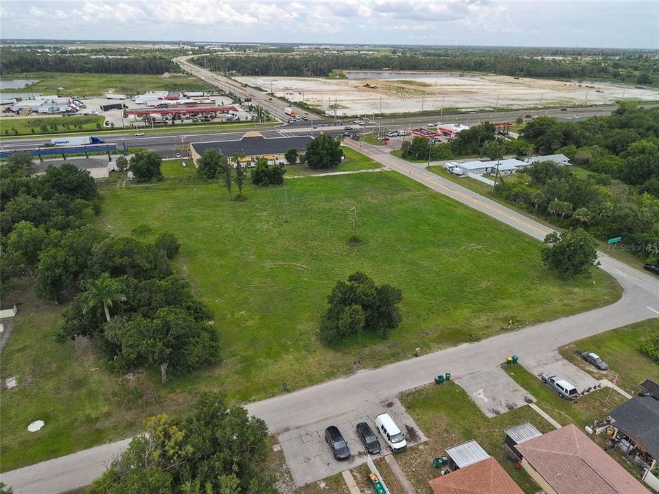 待售: $330,000 (2.33 acres)