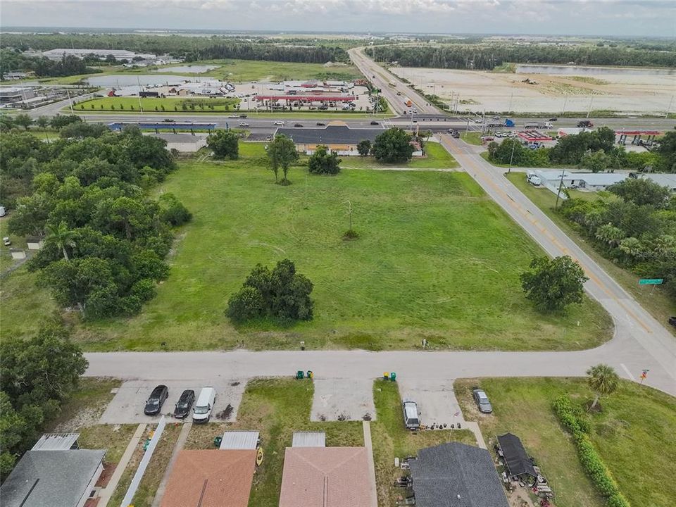 待售: $330,000 (2.33 acres)
