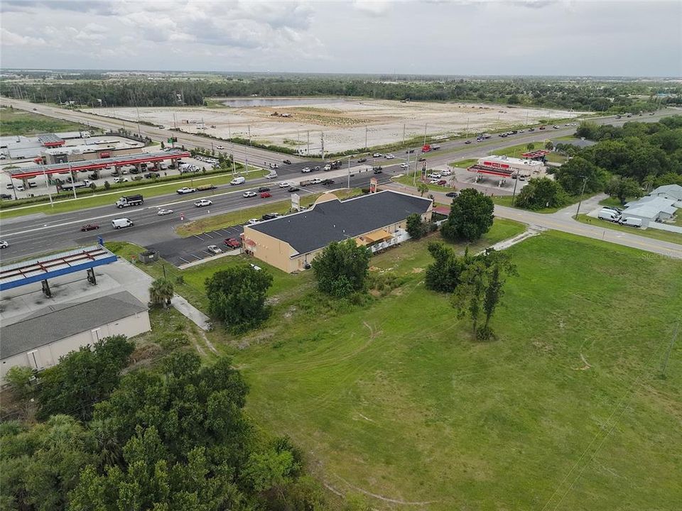 待售: $330,000 (2.33 acres)