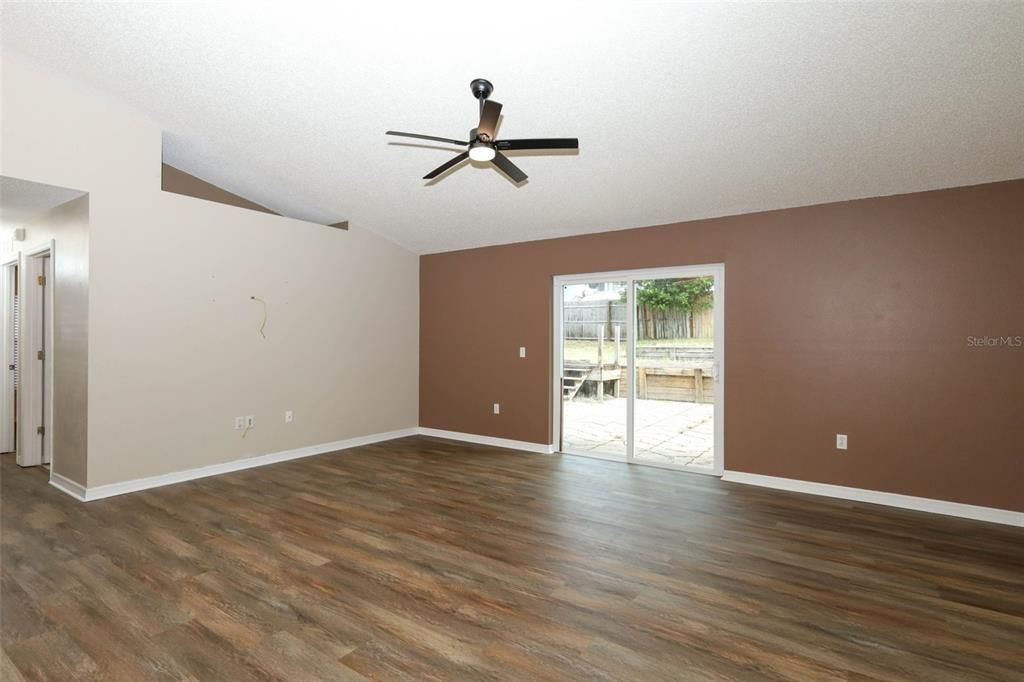 Activo con contrato: $299,990 (3 camas, 2 baños, 1524 Pies cuadrados)
