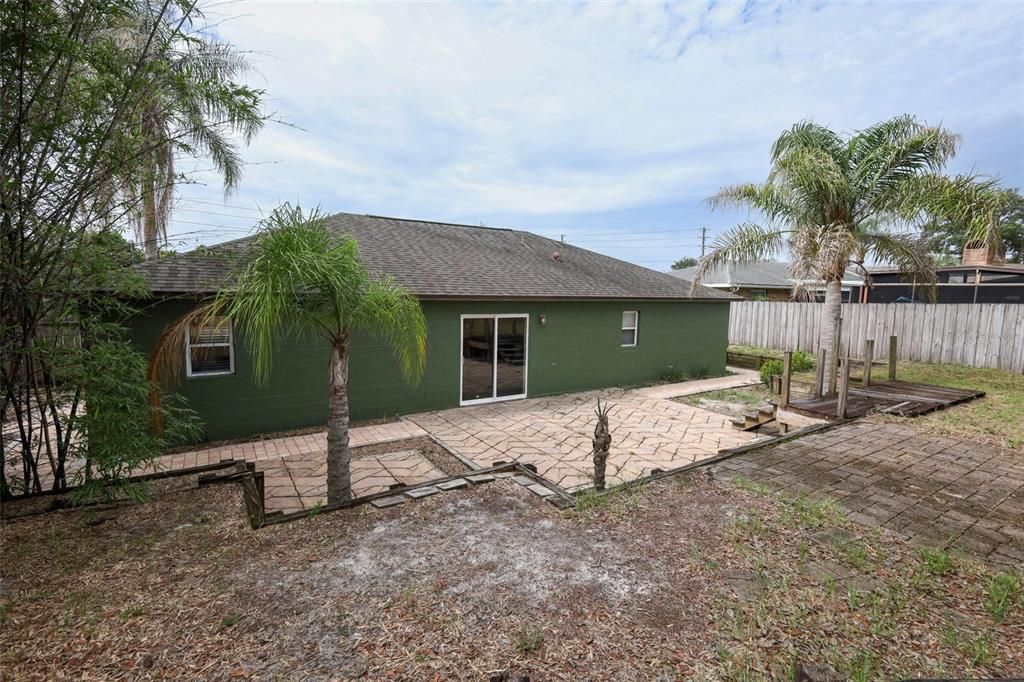 Activo con contrato: $299,990 (3 camas, 2 baños, 1524 Pies cuadrados)