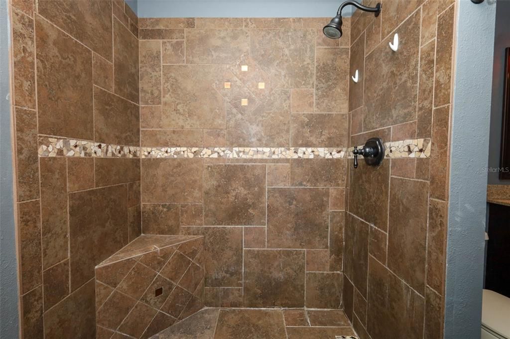 Activo con contrato: $299,990 (3 camas, 2 baños, 1524 Pies cuadrados)