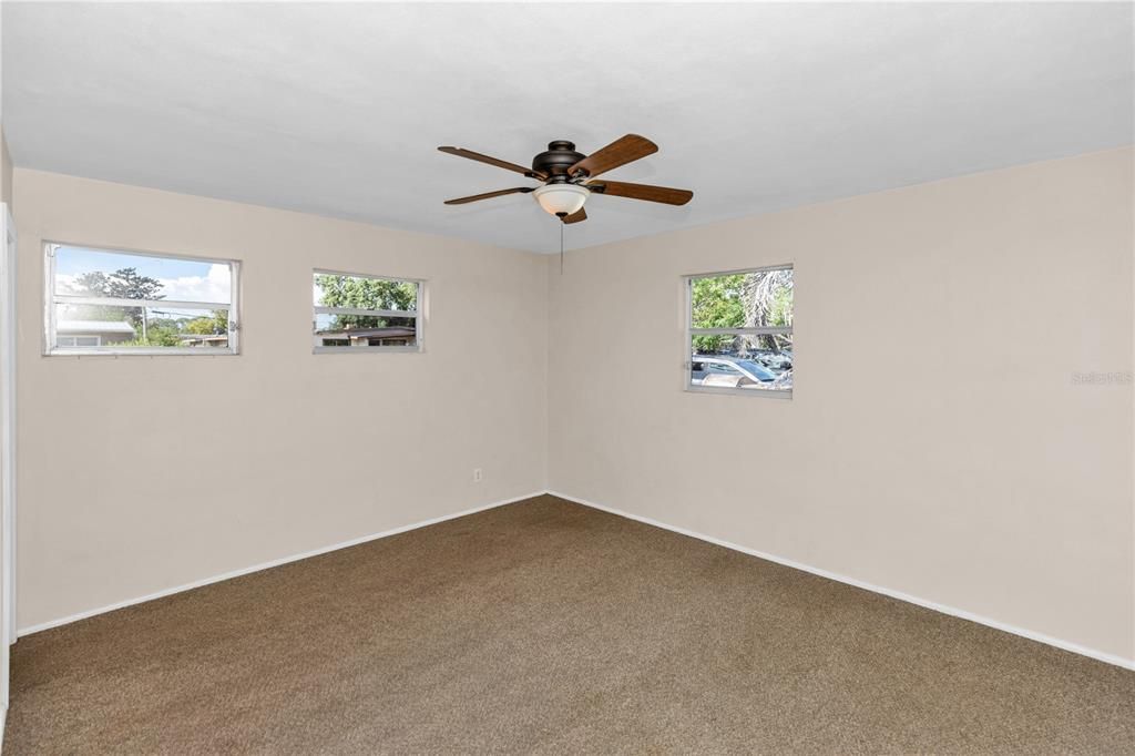 For Sale: $199,999 (3 beds, 2 baths, 1173 Square Feet)