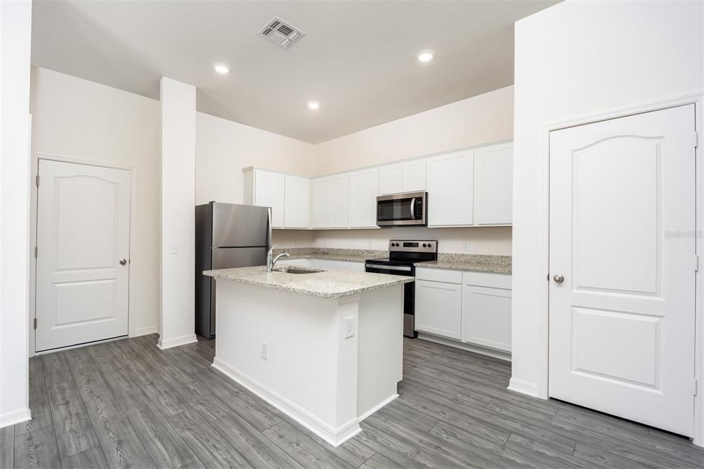 En Venta: $257,900 (3 camas, 2 baños, 1817 Pies cuadrados)