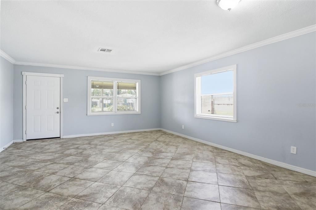 En Venta: $409,999 (3 camas, 2 baños, 1330 Pies cuadrados)
