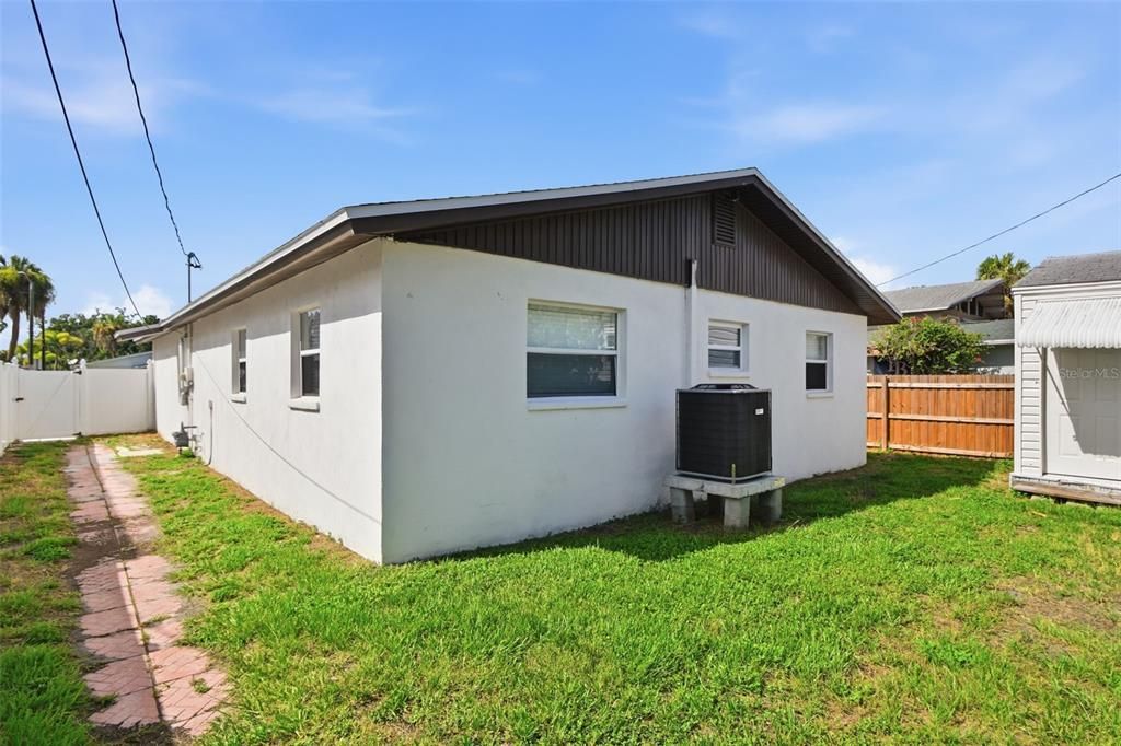 En Venta: $409,999 (3 camas, 2 baños, 1330 Pies cuadrados)