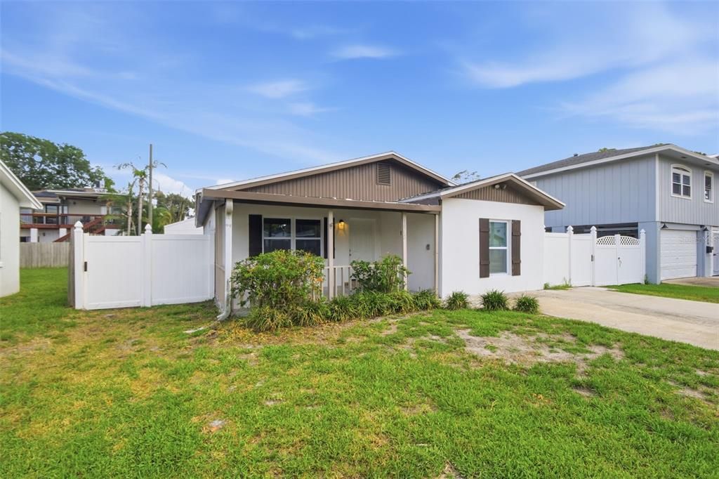 En Venta: $409,999 (3 camas, 2 baños, 1330 Pies cuadrados)